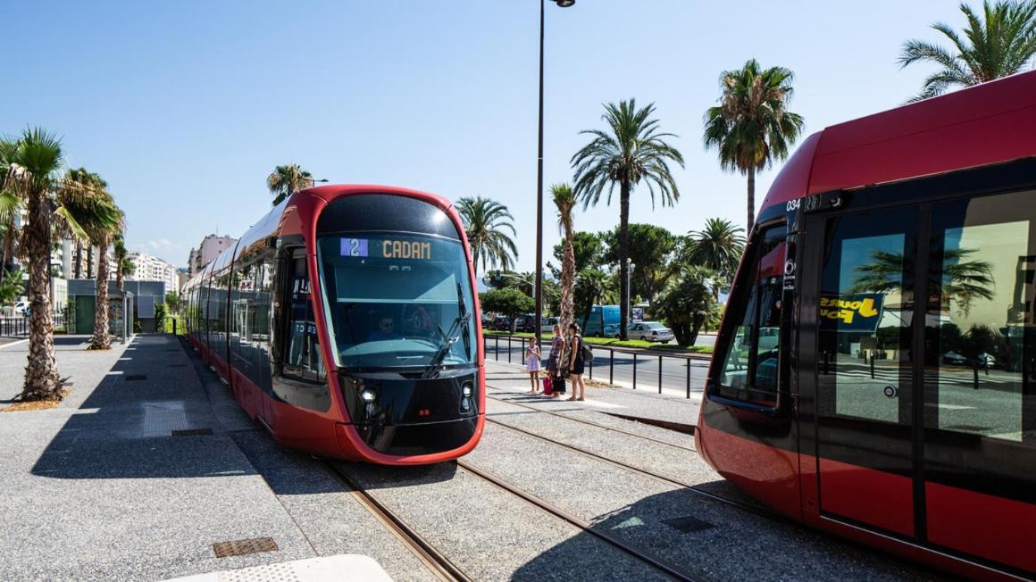 - Clim Ac - 5min Walk - 2min Tramway Appartamento *